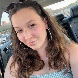 Meet your Posher, Gabrielle